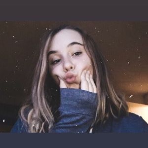 Meet your Posher, Eva